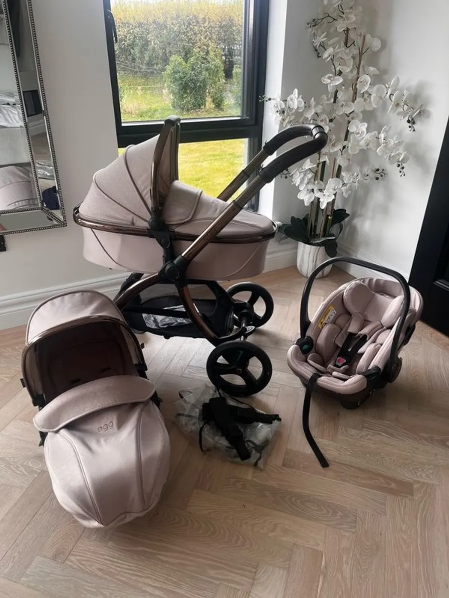 Egg2 travel system in Feather Geo - Image 1