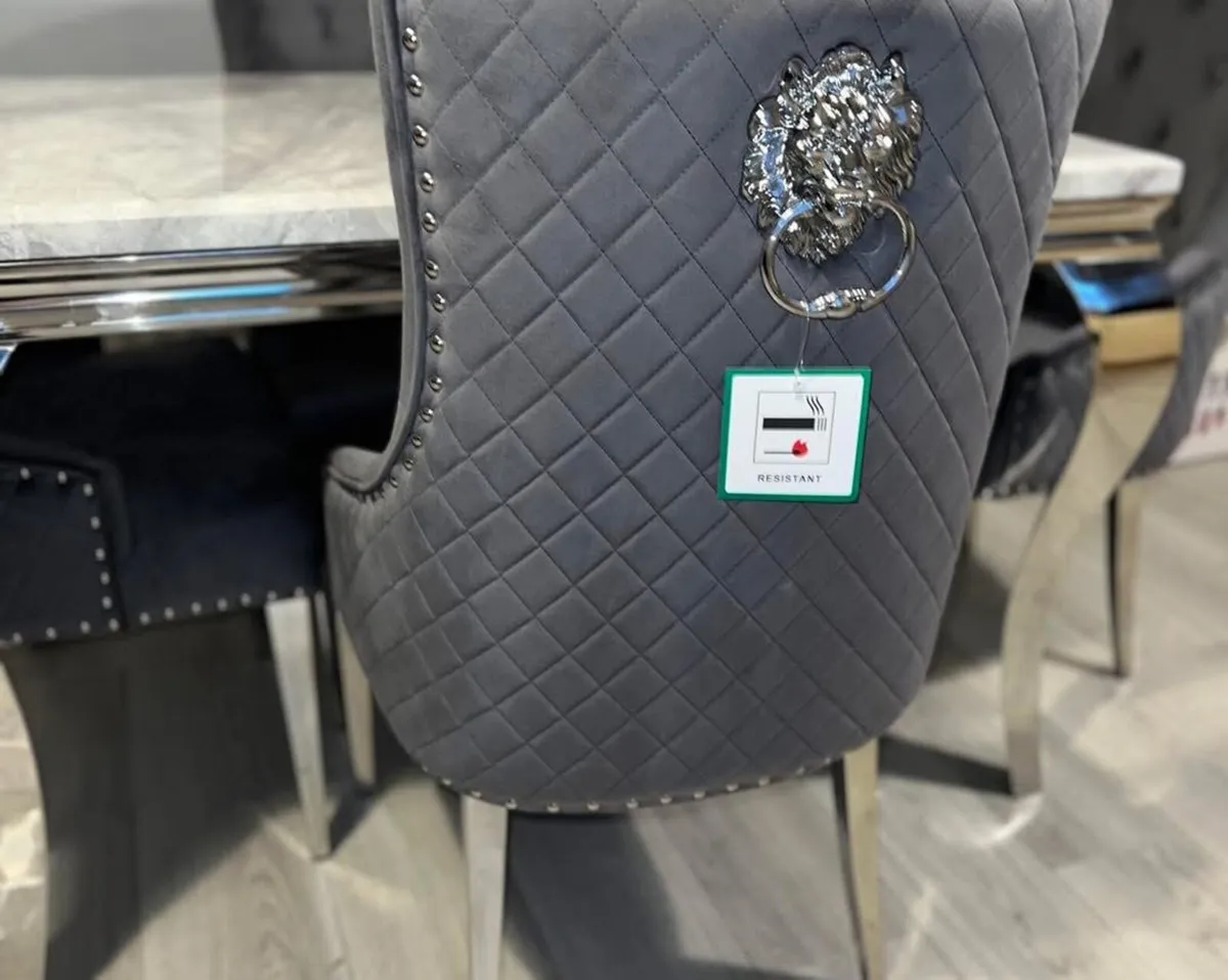 Louis marble table + chairs - Image 2