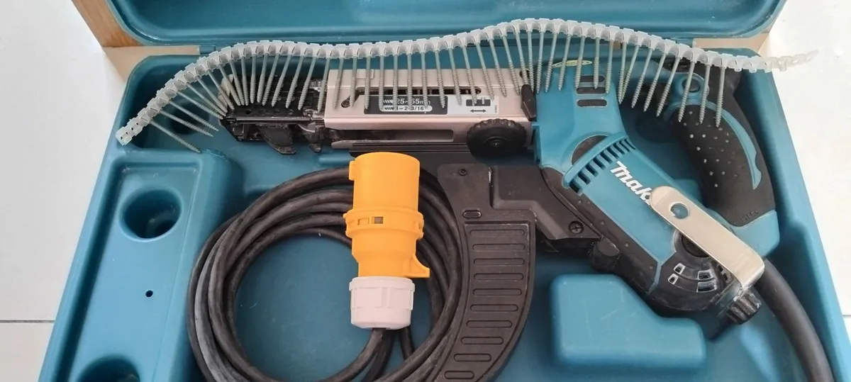 Makita 6843 Auto Feed 110v - Image 1