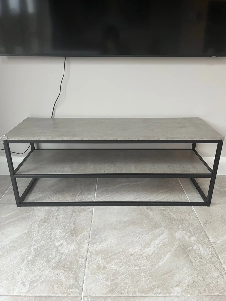 Free TV stand - Image 4