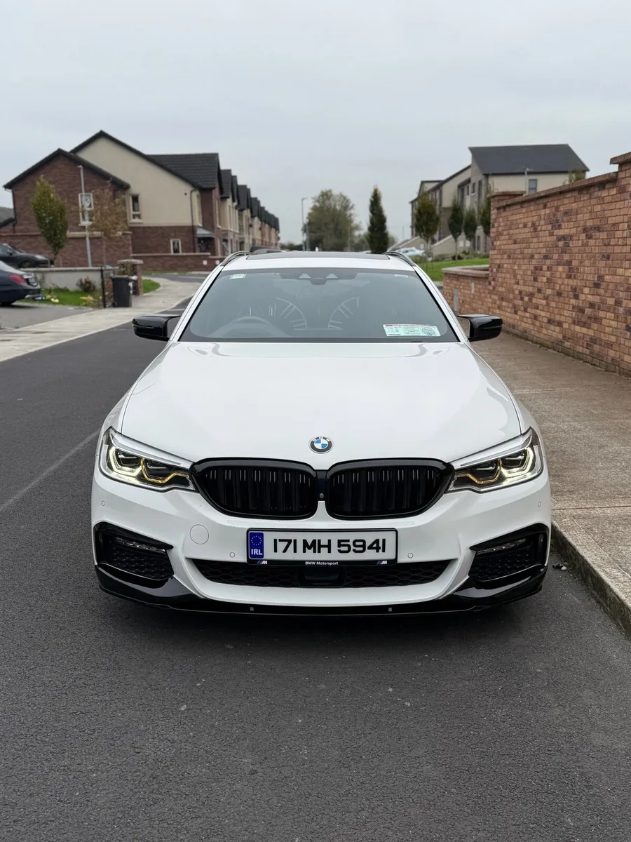 BMW 523D Estate M Sport - Image 2
