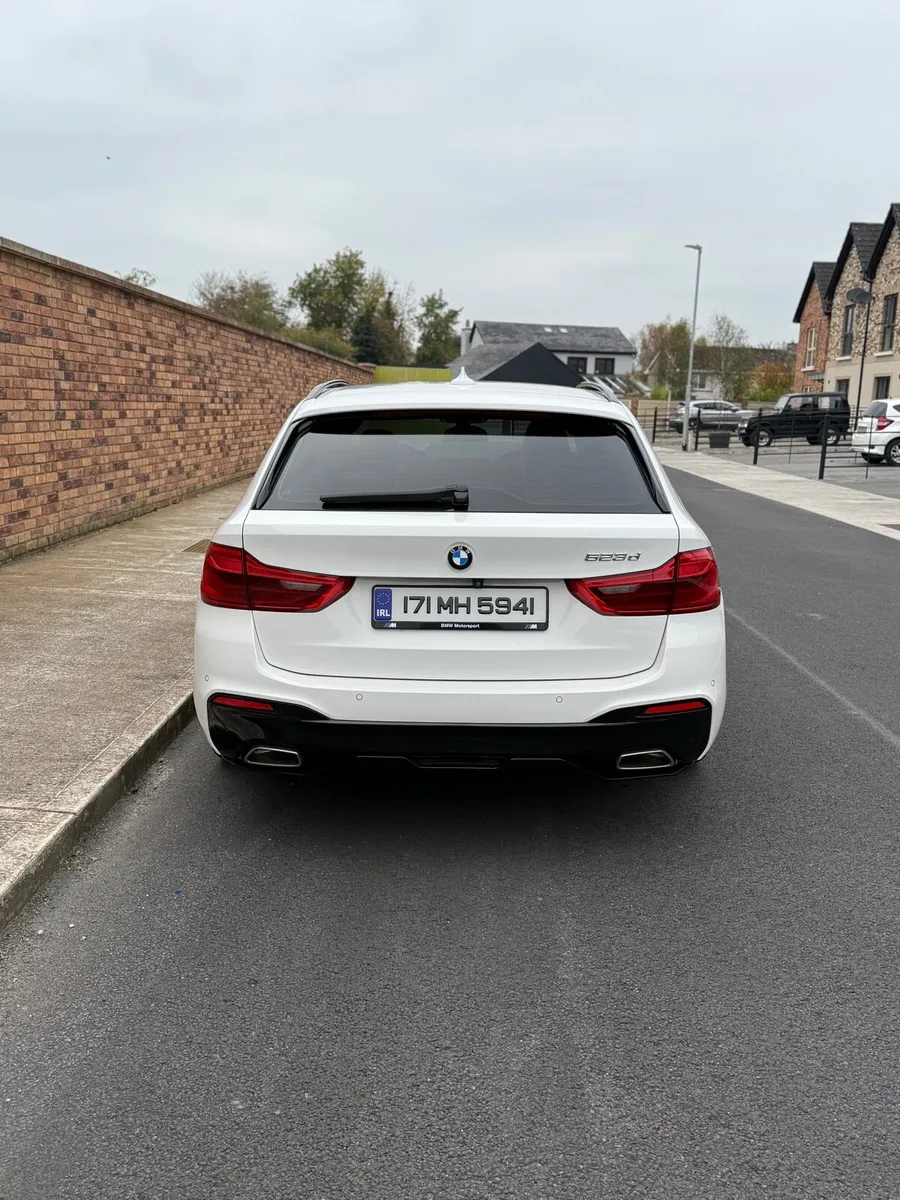 BMW 523D Estate M Sport - Image 3