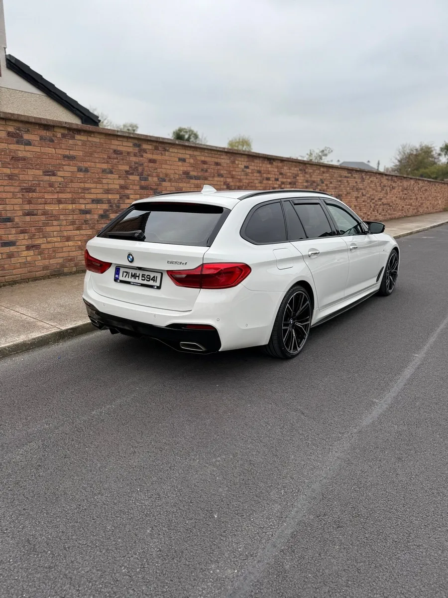 BMW 523D Estate M Sport - Image 4