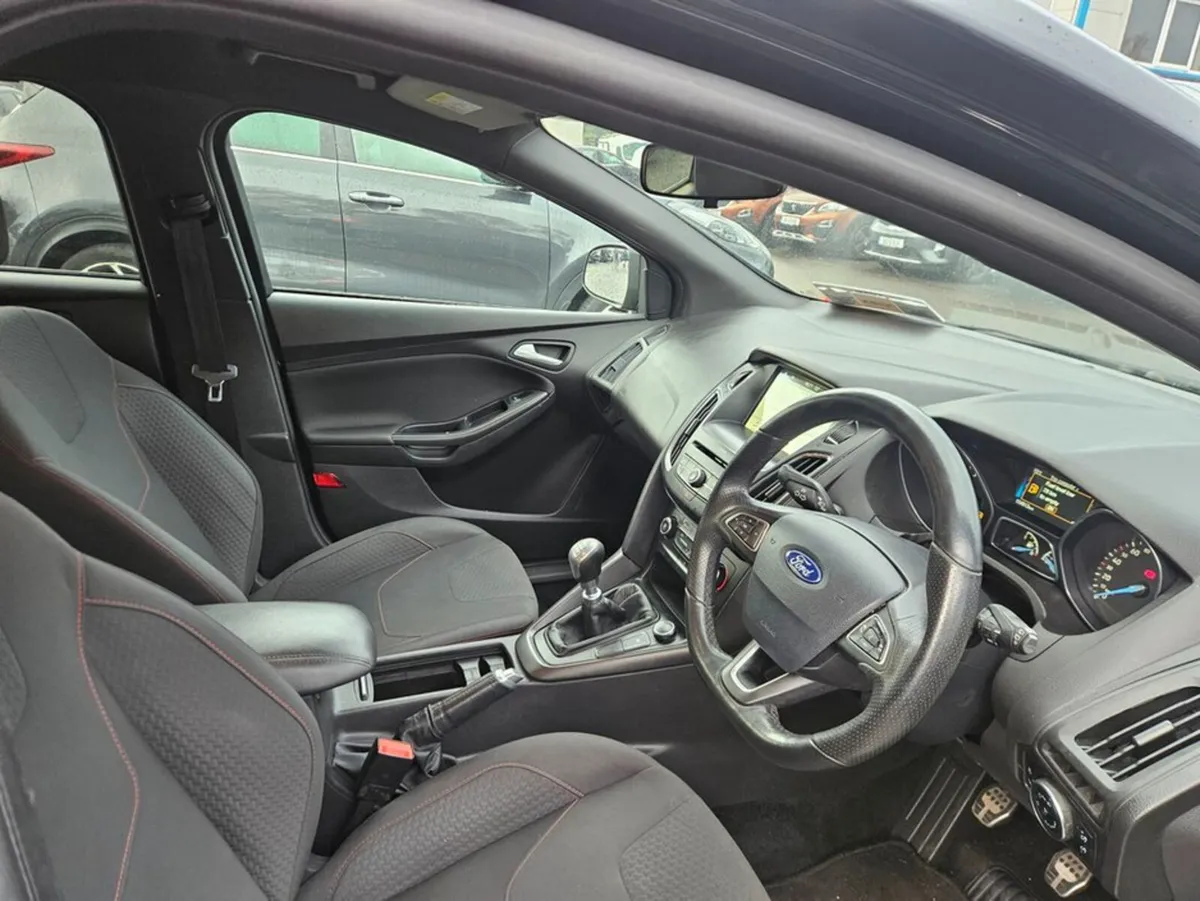 Ford Focus St-lin 1.0 Ecoboost 125PS 6SPD - Image 4
