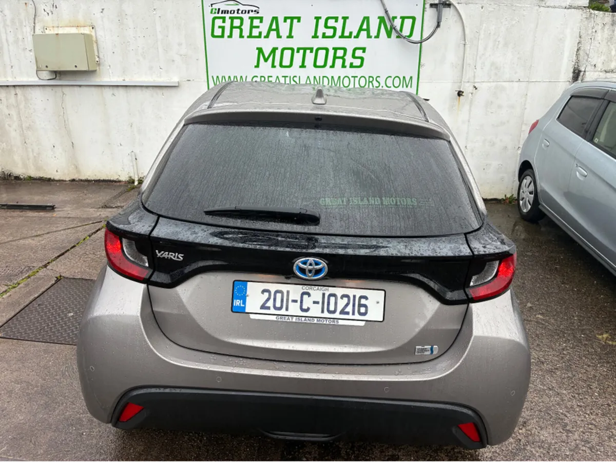 Toyota Yaris 6AA-MXPH10 - Image 3