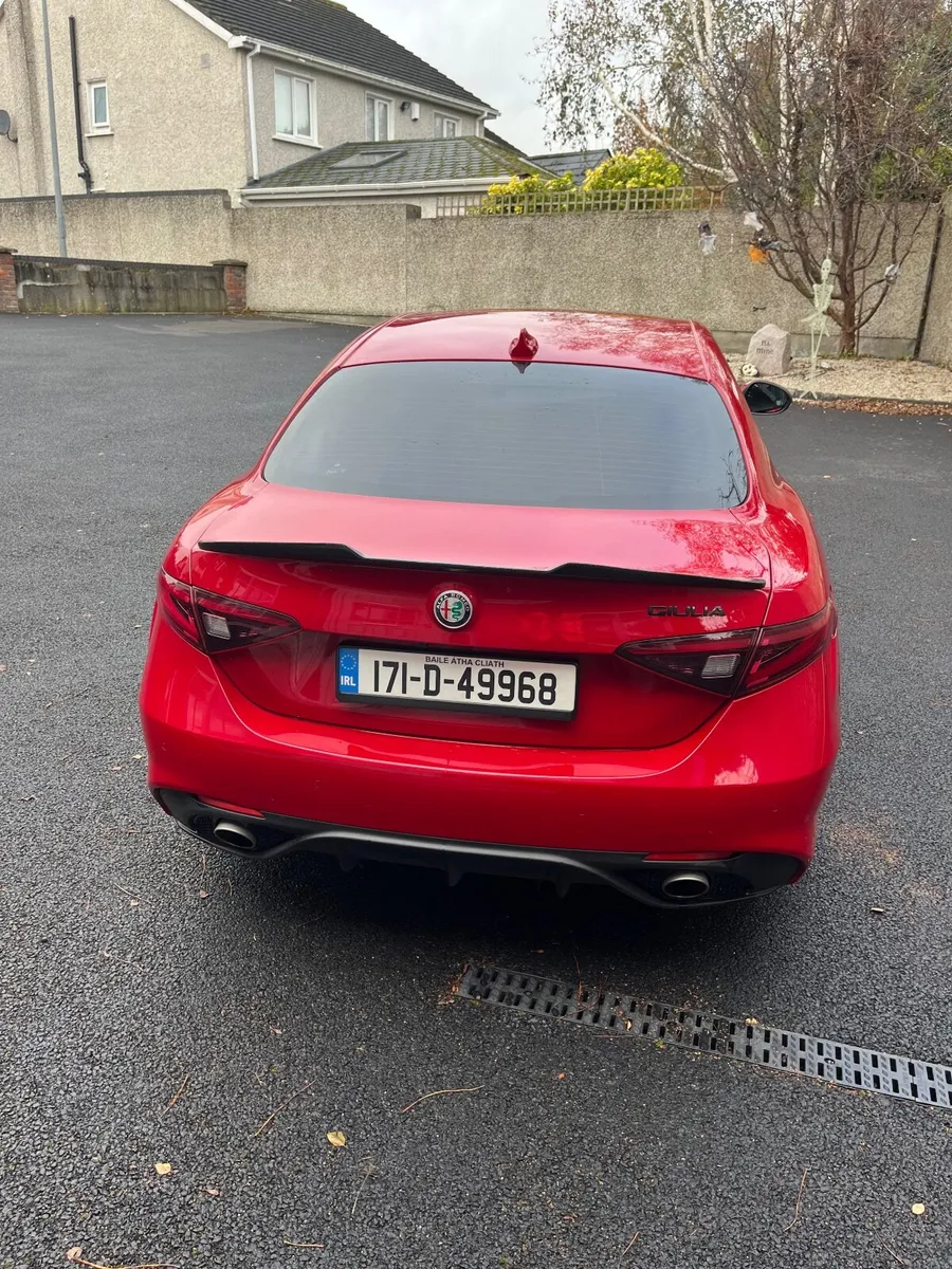 ALFA ROMEO GIULIA 2.2 TD SPECIALE 180BHP 4DR AUTO - Image 2