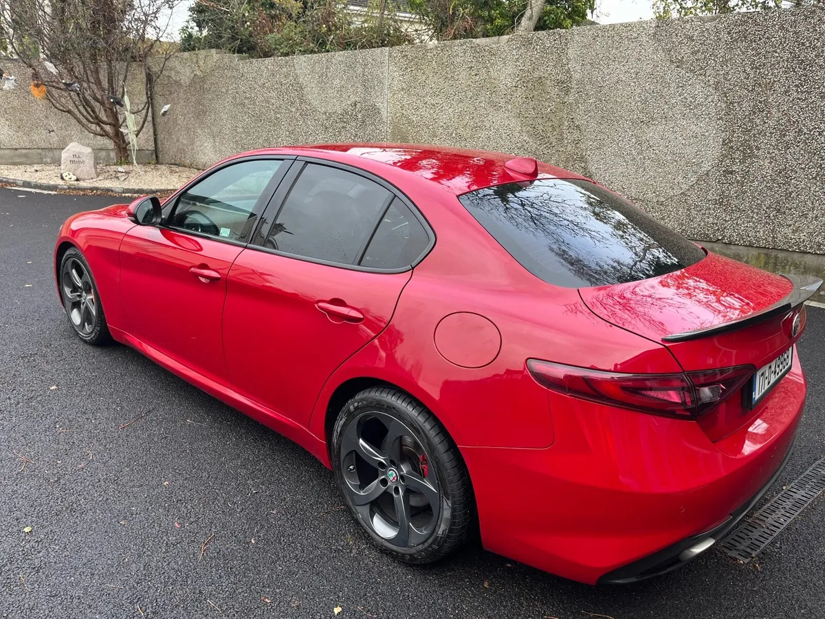 ALFA ROMEO GIULIA 2.2 TD SPECIALE 180BHP 4DR AUTO - Image 4