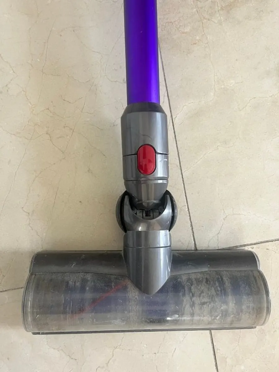 Dyson cordless vacuum - Image 4