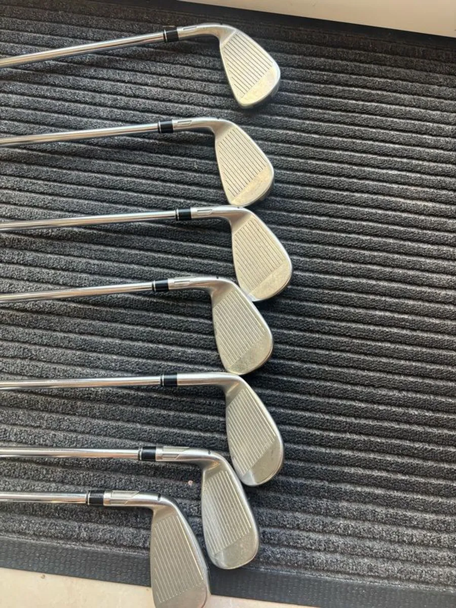 Taylormade stealth irons (7 clubs 5-SW) - Image 2