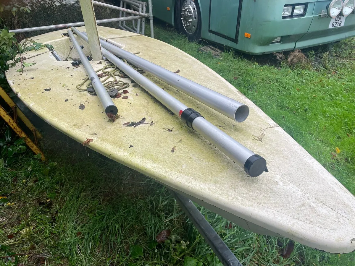 Laser sailing boat - Image 2