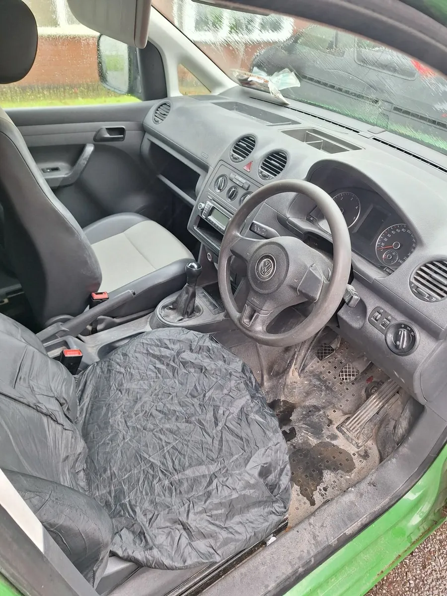 Volkswagen Caddy 2011 - Image 4