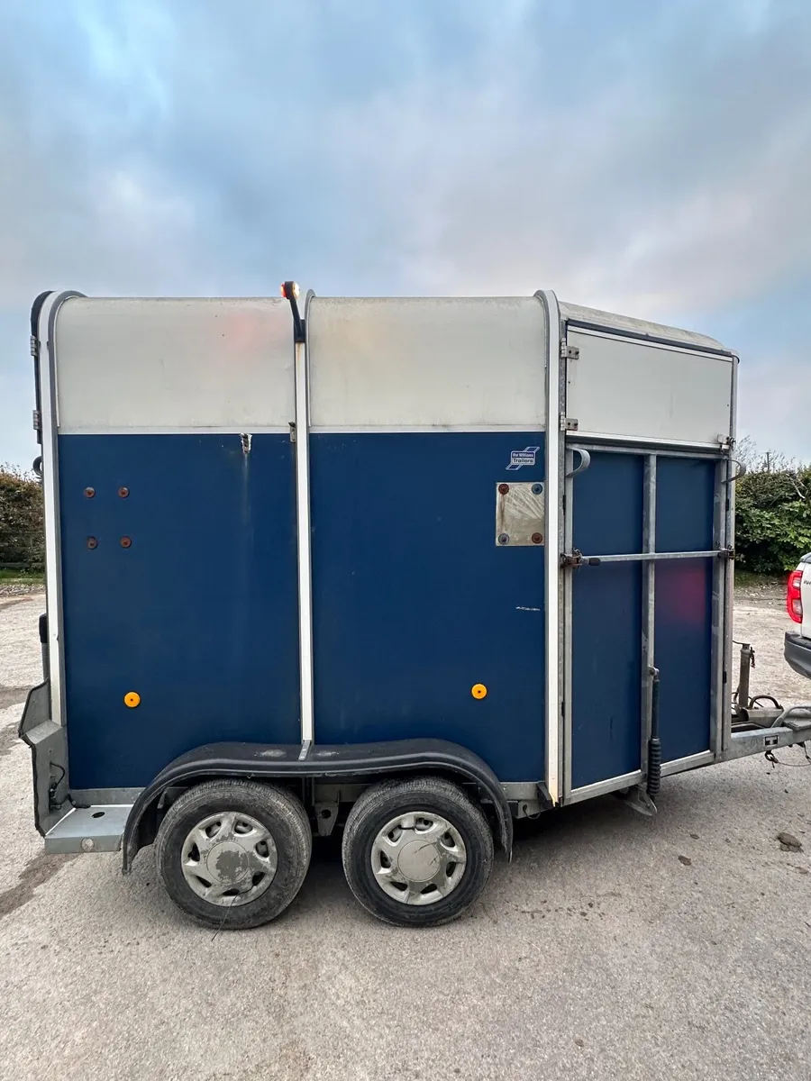 Horse box - Image 2