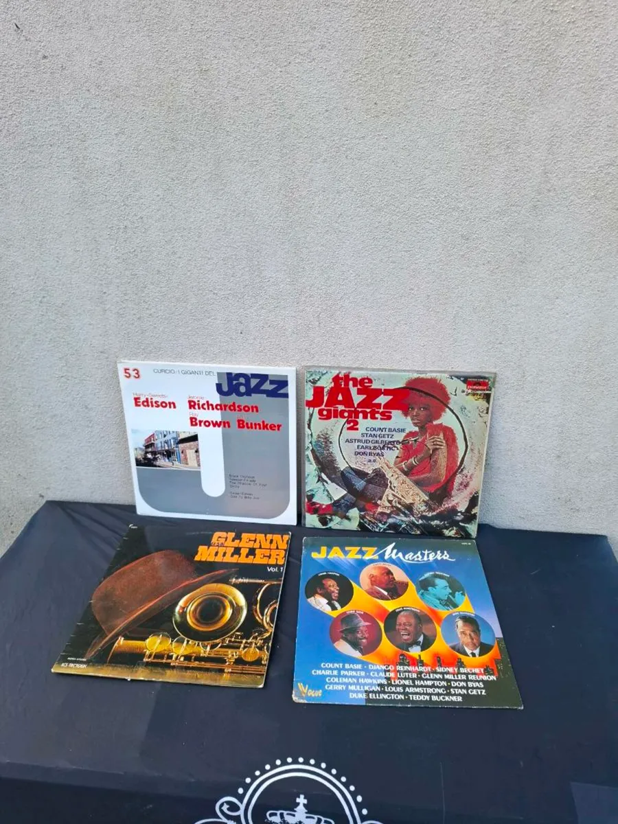 Lot of 4 vinyls lp jazz possible to post