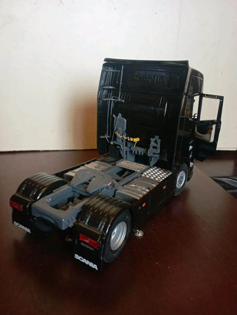 DIE-CAST SCARNIA TOPLINE TRACTOR UNIT - Image 4