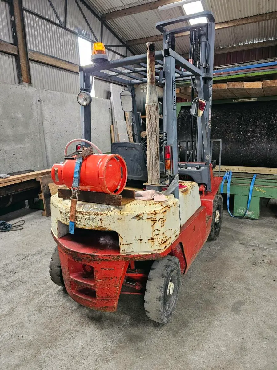 3 ton Forklift - Image 2