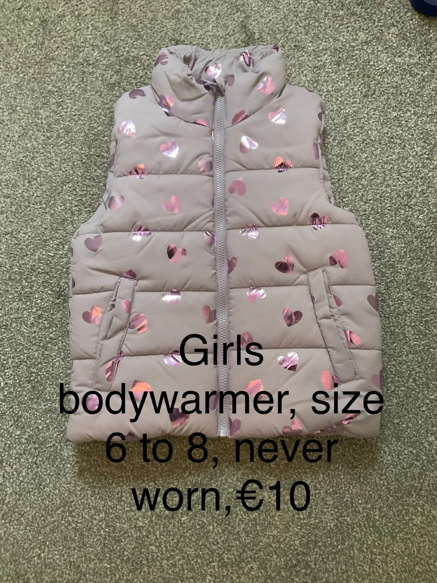 Girls bodywarmer, size 6 to 8 years, never worn