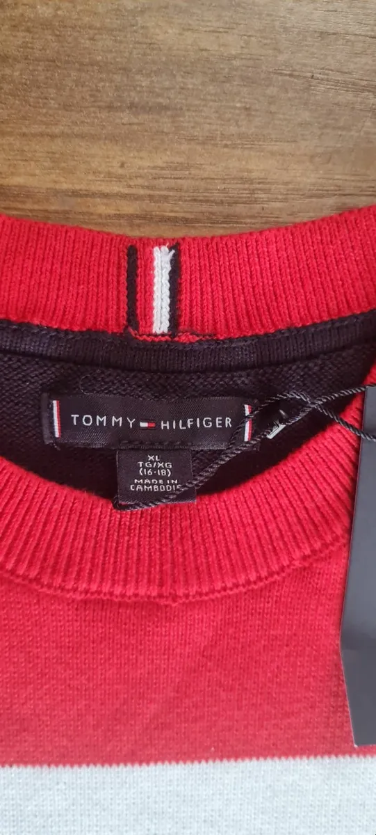Brand new teens Tommy Hilfiger jumper (12/14yrs) - Image 3