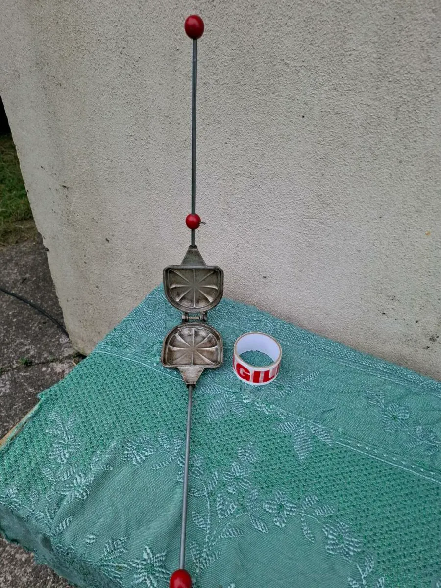 Vintage sandwitch maker postage possible - Image 2