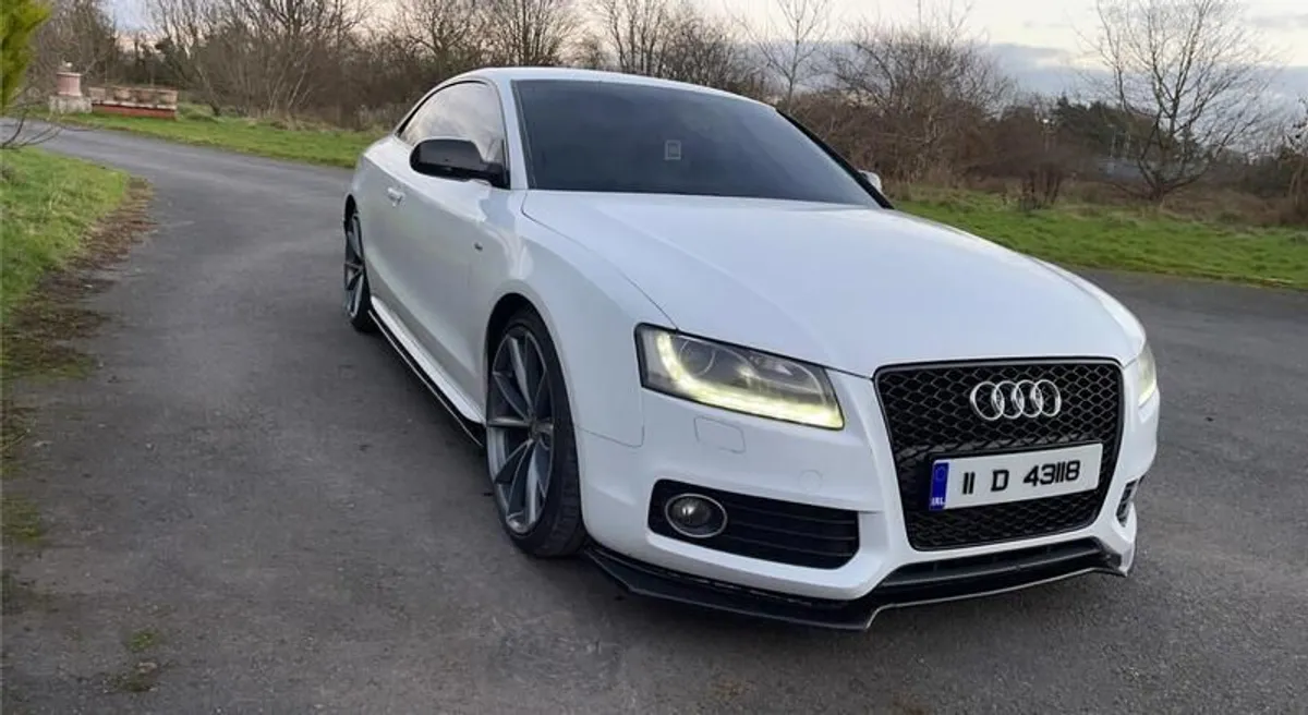 2011 Audi A5 - Image 2