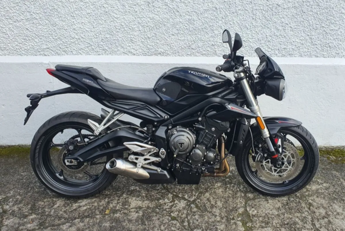 Street Triple x3 @ Doyles Athlone - Image 4
