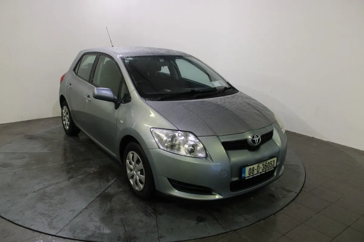 Toyota Auris 1.4 Vvt-i Terra - Image 1