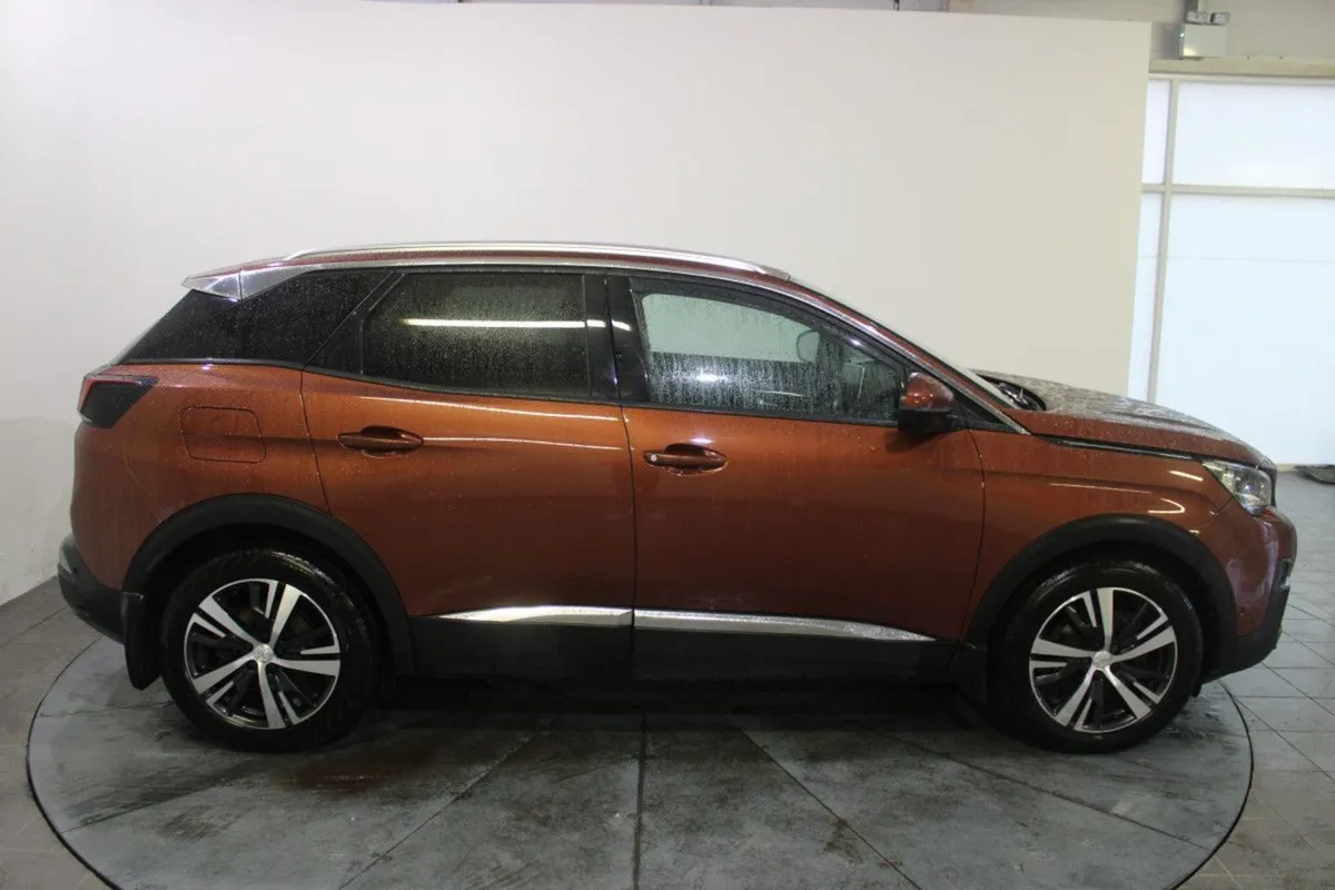 Peugeot 3008 1.5 Bluehdi 130bhp Allure Auto - Image 3