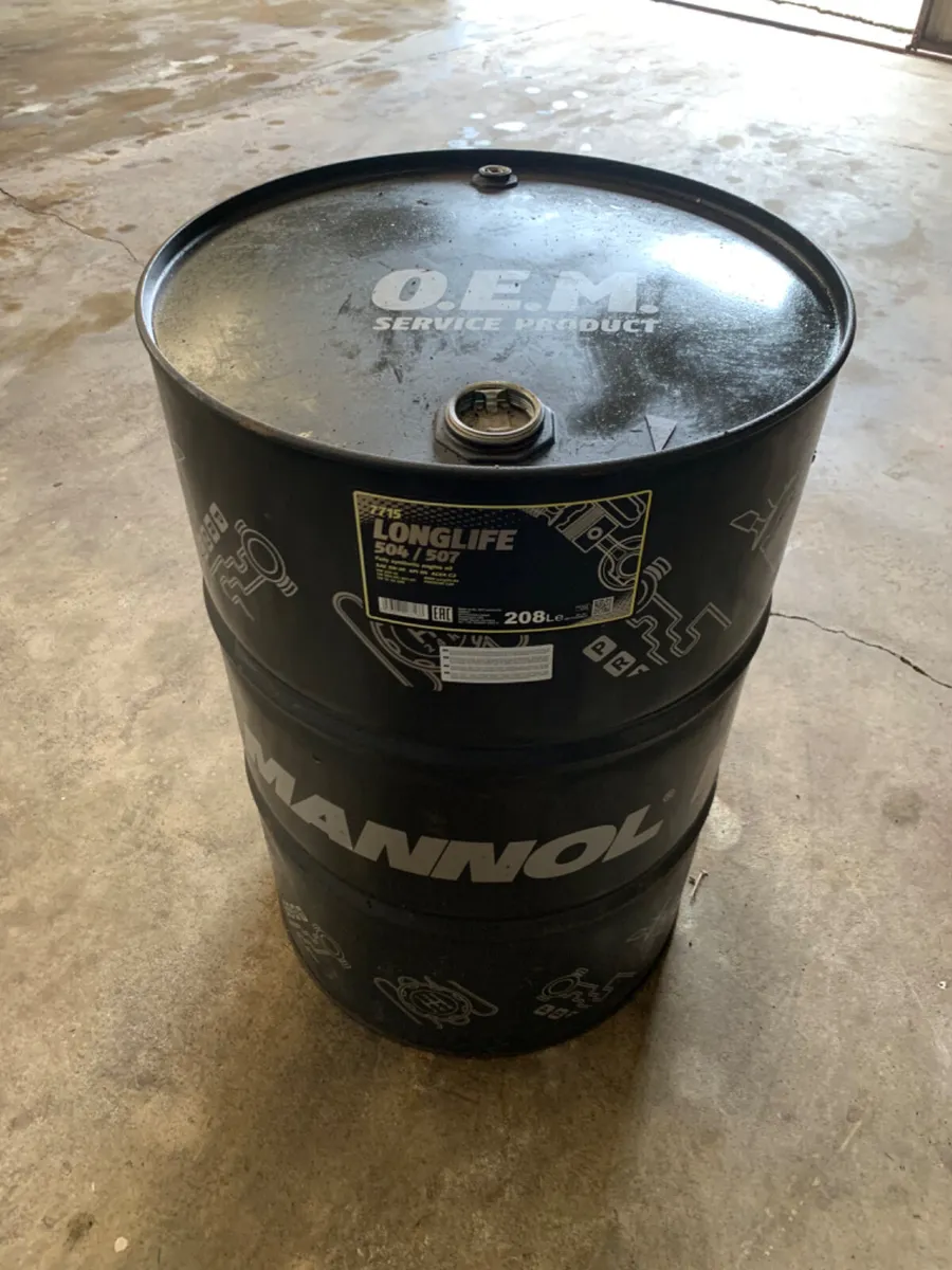 EMPTY OIL BARRELS - Image 1