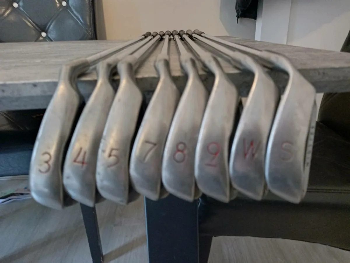 Precision made golf irons. Right handed clubs - Image 1