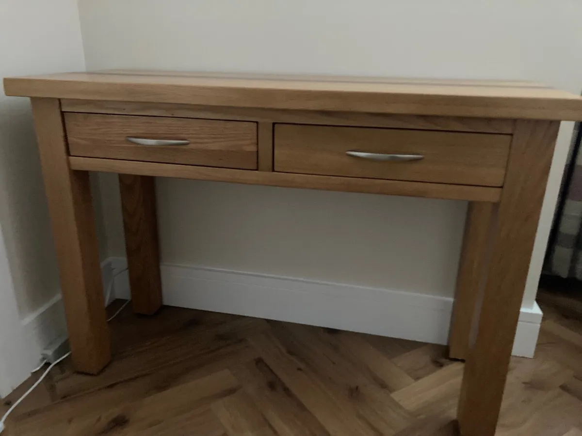 Console Table - Image 3