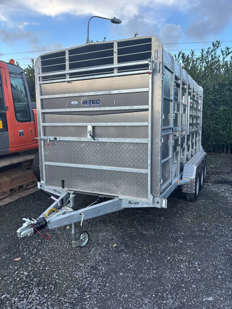 New M-Tec 14ft x 6ft Tri Axle Livestock Trailer - Image 2