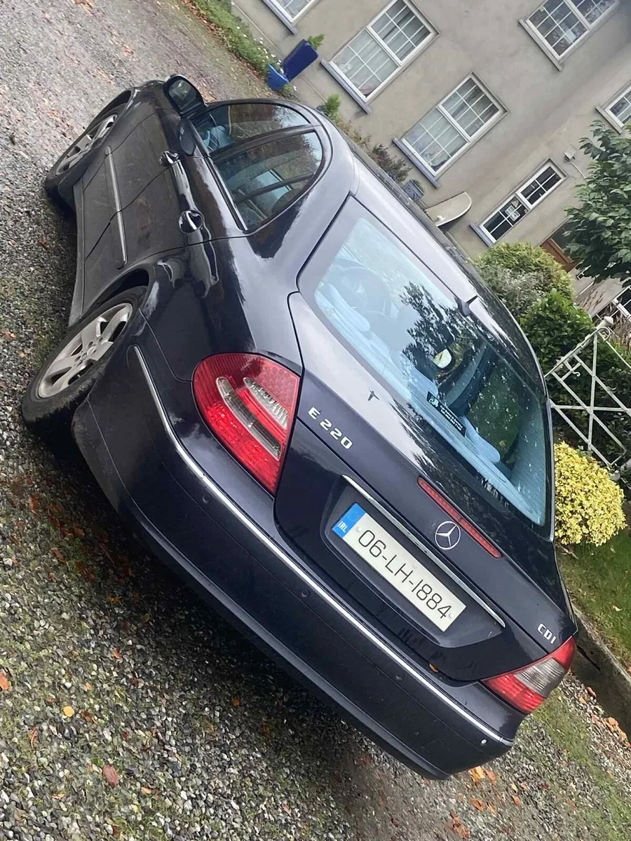 Mercedes e class - Image 2