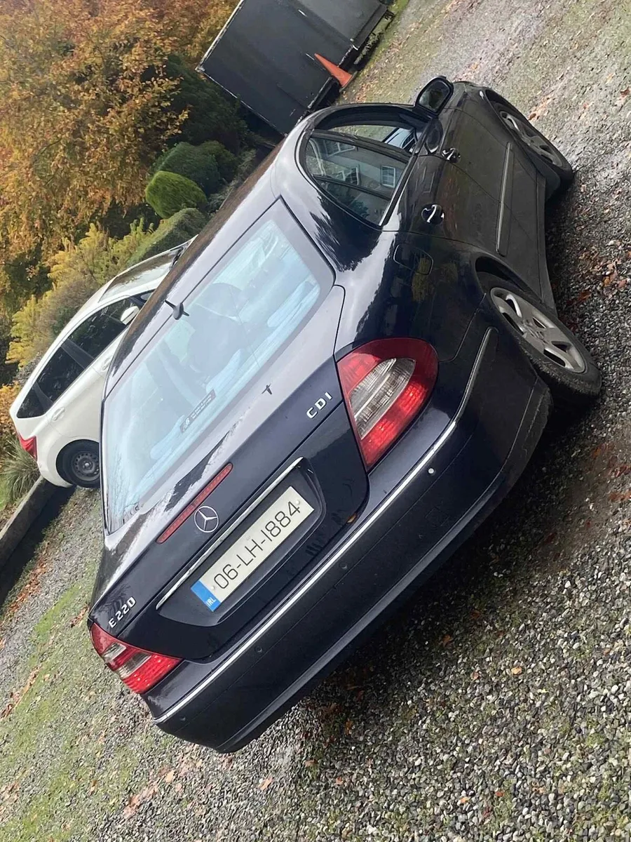 Mercedes e class - Image 3