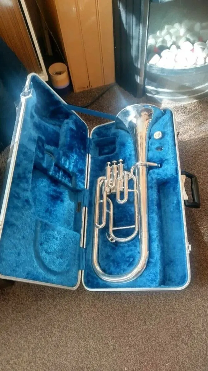 YAMAHA Eb Alto/ tenor Horn - Image 1