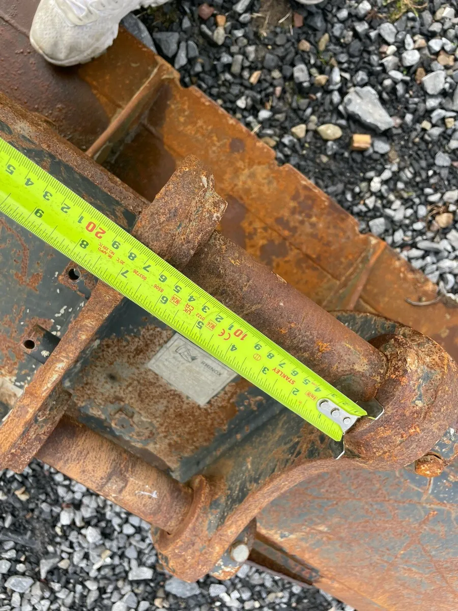 5 foot Rhinox bucket 45mm pins - Image 4