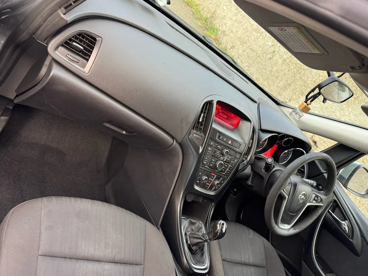 2011 Opel Astra NCT 02-2026 TAX 03-2026 - Image 3
