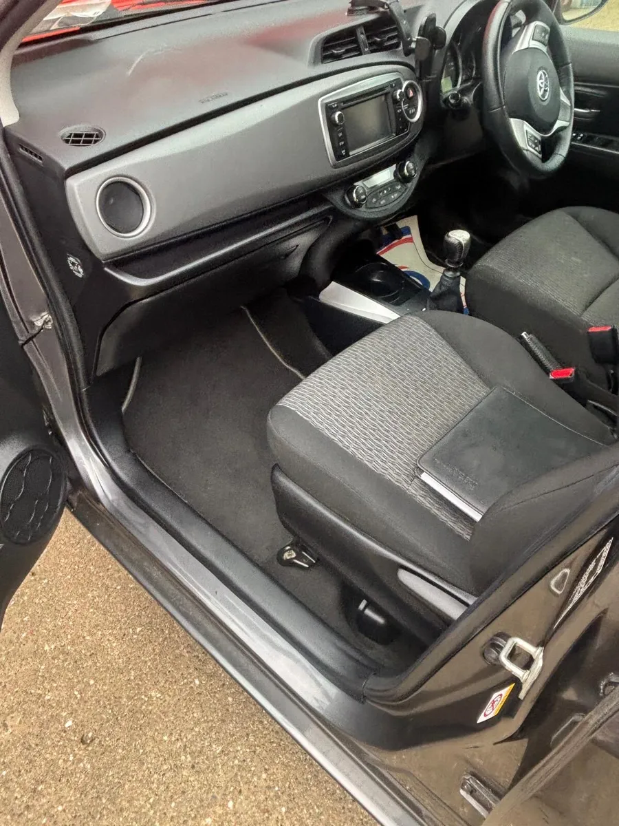 141 Toyota Yaris - Image 4