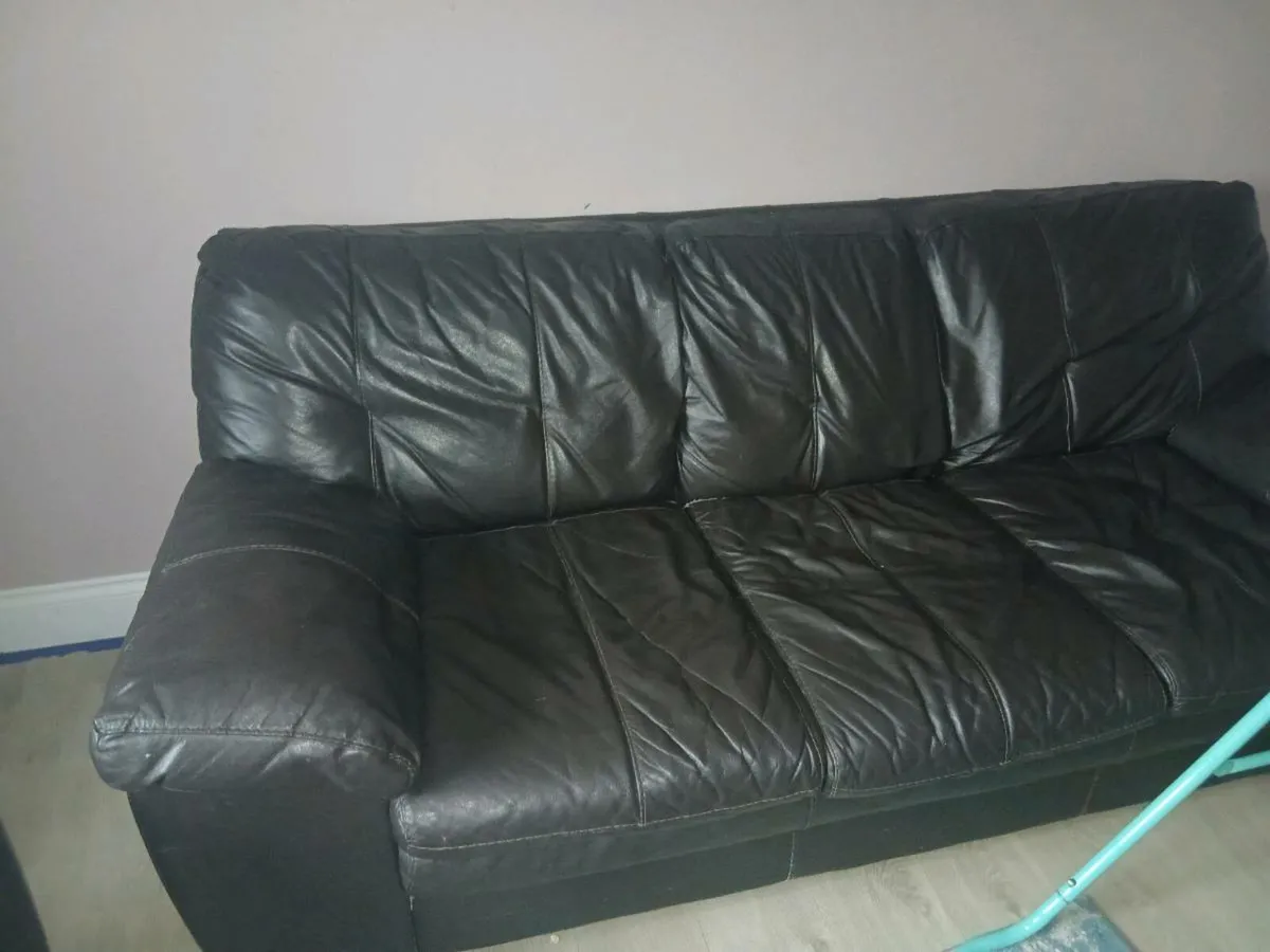 Couch - Image 2
