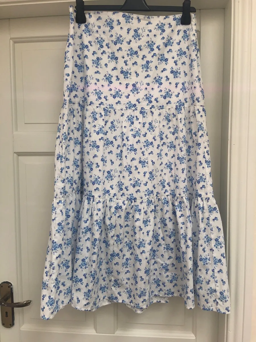 Savida Floral MIDI Skirt - Size 40 (12) - Image 1