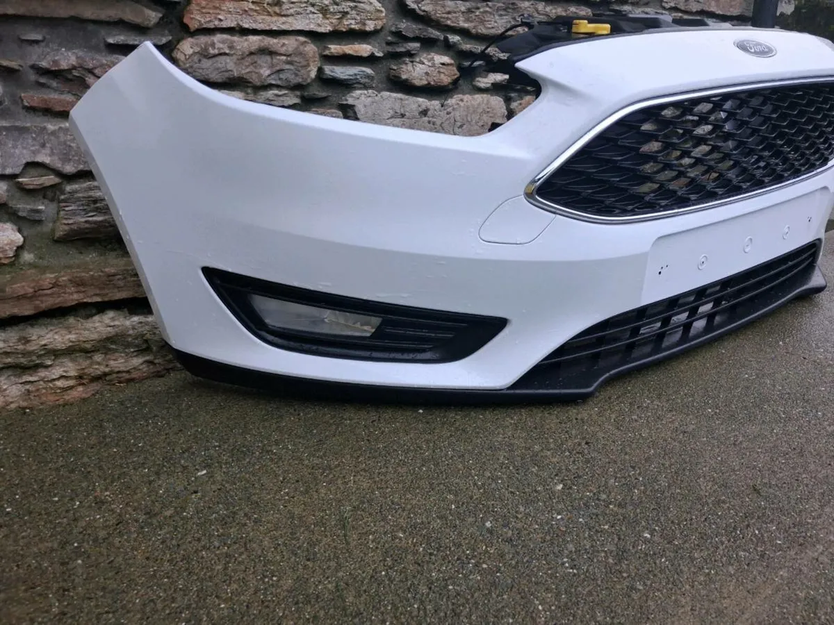 Ford focus front bumper - Image 2