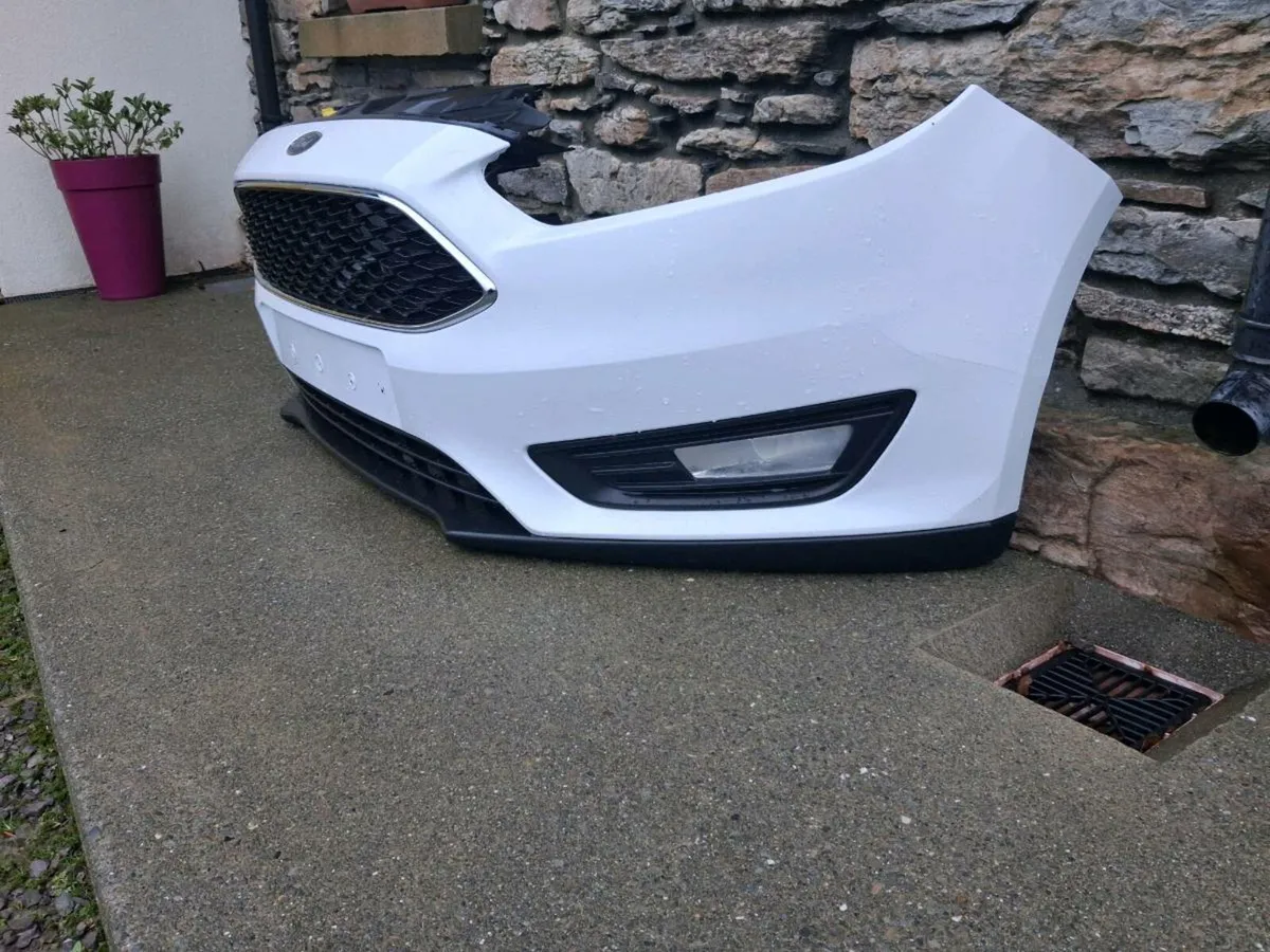 Ford focus front bumper - Image 3