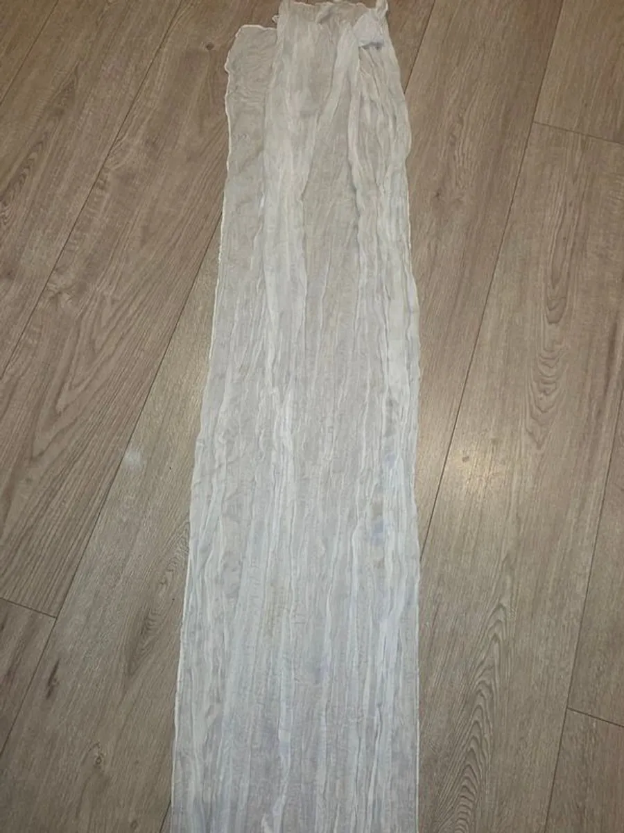 Table runners - Image 1