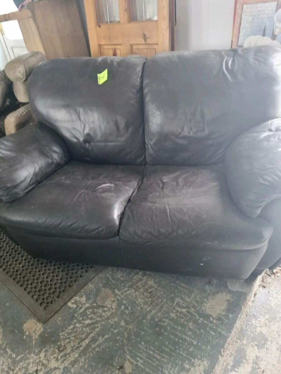 FREE.  2 seat leather sofa - Image 2