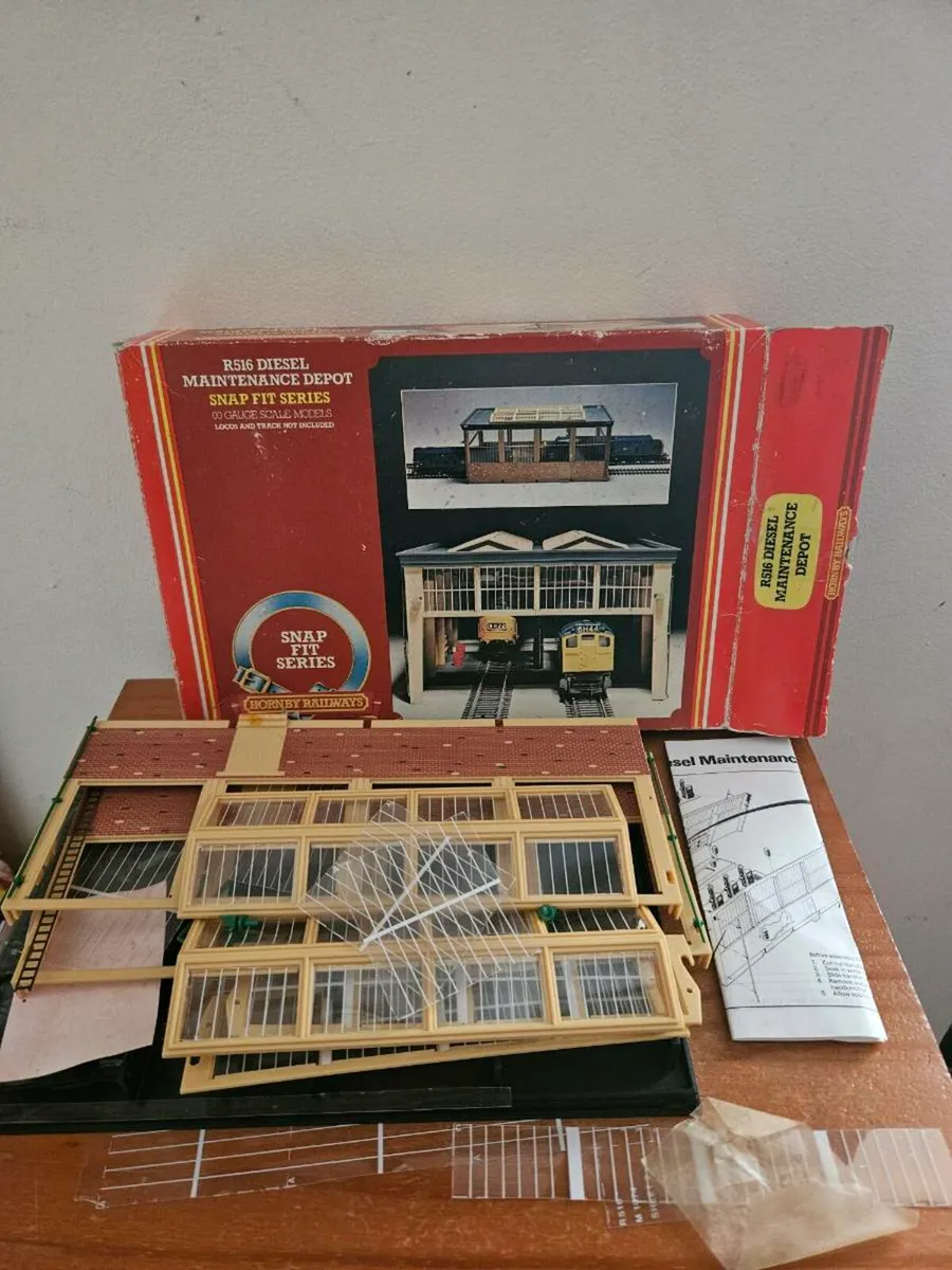 Hornby OO Gauge Maintaince Shed - Image 1