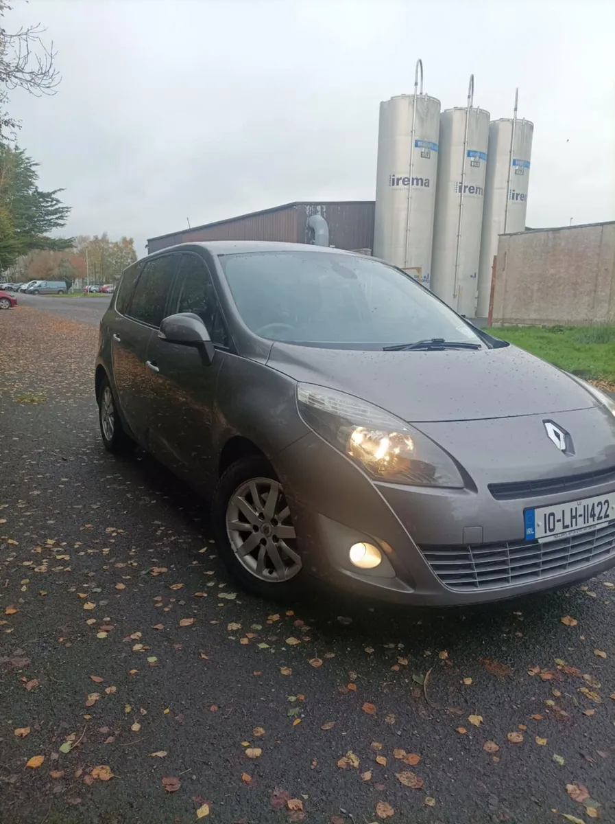 Renault Grand Scenic 2010 - Image 1