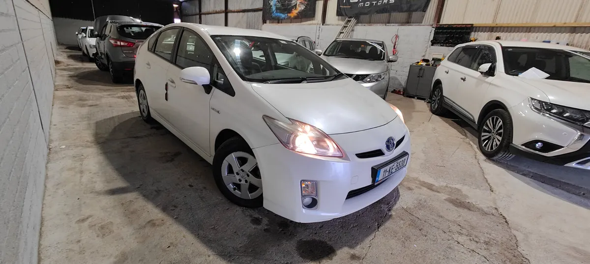 2011 Toyota Prius Pear white NCT 2027 - Image 3