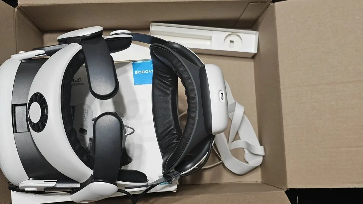 Meta Quest 3 512GB VR + Pro Head Strap - Image 1