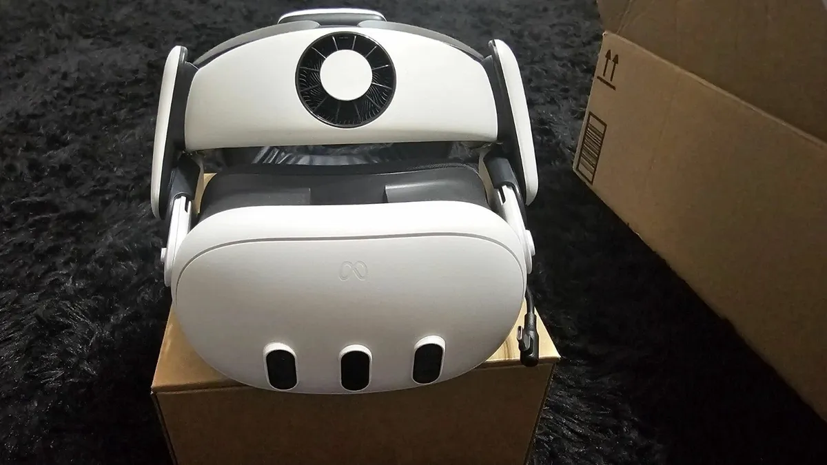 Meta Quest 3 512GB VR + Pro Head Strap - Image 2