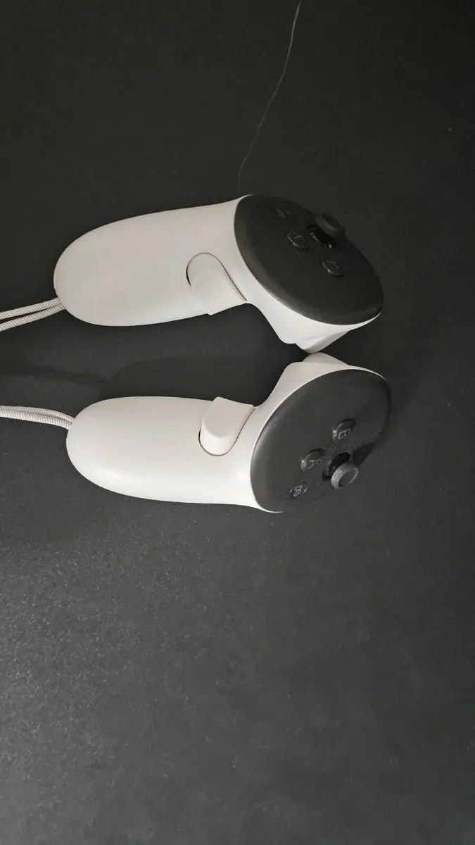 Meta Quest 3 512GB VR + Pro Head Strap - Image 4