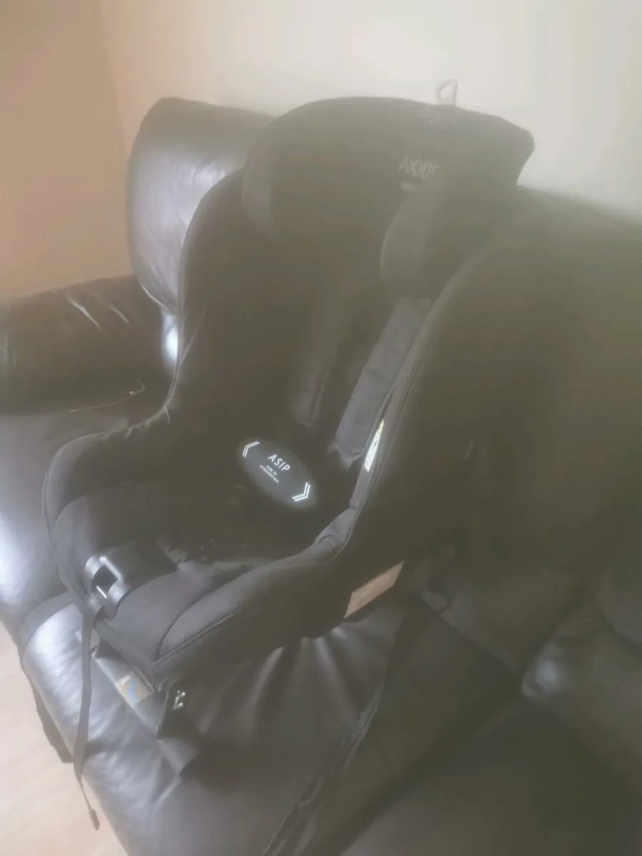 Childrens car seat - Image 2