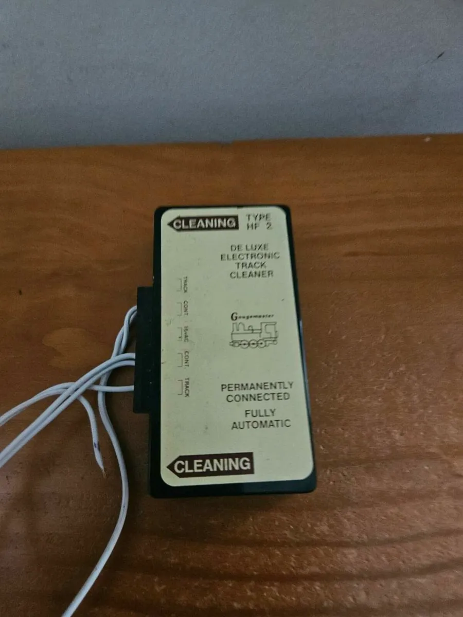 Hornby Gauge Master Track Cleaning - Image 2